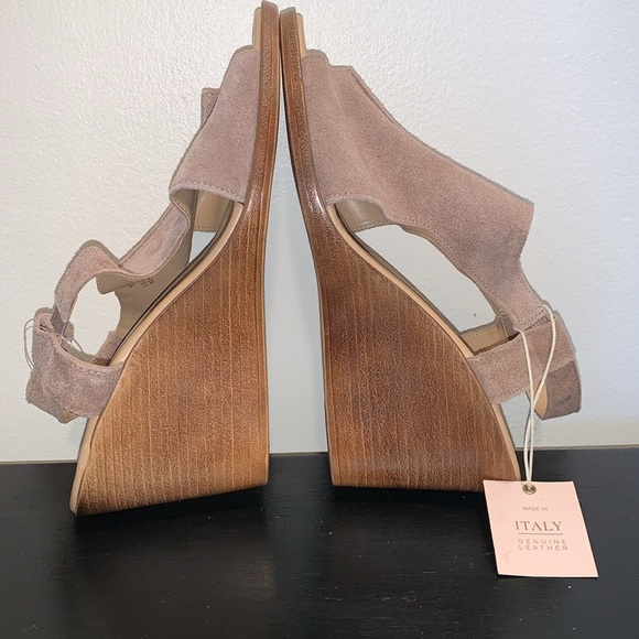 Sophia Milano Suede Wedge Heel Sandals. Size 9. Made in Italy. - Picture 6 of 11